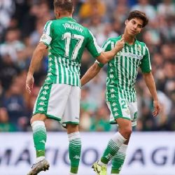 Vídeo | Diego Lainez vuelve a ser Titular y es Despedido entre Aplausos por la afición del Betis
