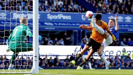 Video | Raúl Jiménez anota Golazo contra el Everton