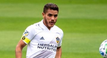 El mediocampista mexicano Jonathan dos Santos puede llegar gratis al Club América