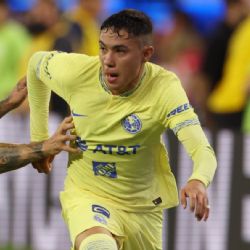 Video | Emilio Lara divierte a sus compañeros del Club América con imitación de vendedor de transporte público