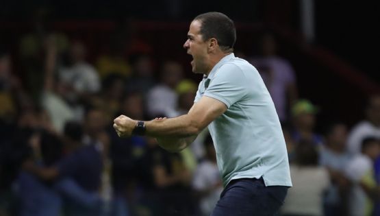 Mientras André Jardine GANÓ sus tres clásicos con el Club América, un ex- prospecto de DT RENUNCIÓ por perder el Clásico en Argentina