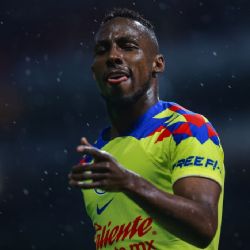 Señalan a Julián Quiñones por IGNORAR a aficionado del Club América