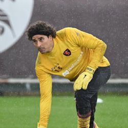 Aficionada del América organiza Fiesta de Cumpleaños en honor a Guillermo Ochoa y Memo LA SORPRENDIÓ