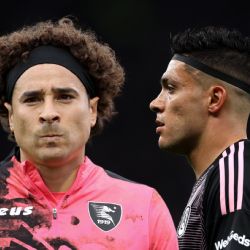 ¡Sábado trágico! Guillermo Ochoa y Raúl Jiménez SUFREN en sus partidos con Salernitana y Fulham