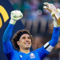 ¿Por qué Guillermo Ochoa SÍ PODRÍA suplir a Thibaut Courtois en el Real Madrid?