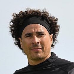 Guillermo Ochoa se va la BANCA con el Salernitana en la Coppa Italia 2023-24