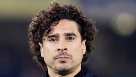 Las veces que Guillermo Ochoa ha PERDIDO la TITULARIDAD en su carrera