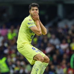 Néstor Araujo con RIESGO de NO regresar a Europa con el AEK de Atenas