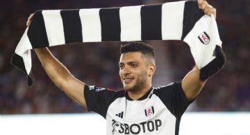 Raúl Jiménez podría tener VÍA LIBRE para ser titular con el Fulham ante la POSIBLE SALIDA de delantero estrella