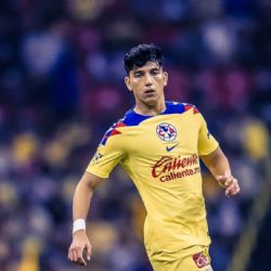 Kevin Álvarez celebra su REGRESO a la Selección Mexicana