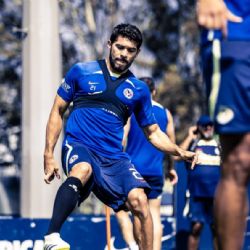 ¡Sin piedad! Henry Martín admite que QUIERE HUMILLAR a las Chivas en el Clásico Nacional