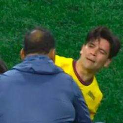 Video: Las 2 PATADAS que ocasionaron la FRACTURA de peroné en Víctor Dávila