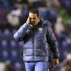 André Jardine se aferra a tenerlo como TITULAR pero le demuestran que funciona mejor en banca