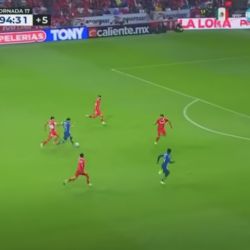 Se comió a Messi y estuvo a centímetros de anotar un GOLAZO: la gran jugada final de Henry Martín