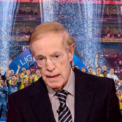 Video: aficionados del Club América TROLLEAN en trasmisión a José Ramón Fernández en los festejos