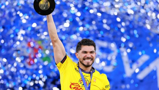 Henry Martín le CIERRA LA BOCA a Marc Crosas en los Festejos del Tricampeonato