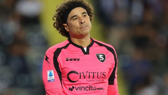 ¿Ya no lo quieren? Salernitana toma DECISIÓN FINAL sobre la continuidad de Guillermo Ochoa