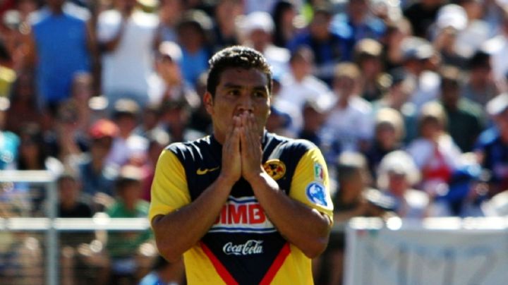 ¡Leyenda Eterna! Salvador Cabañas comparte EMOTIVO MOMENTO con niños de escuelita del Club América
