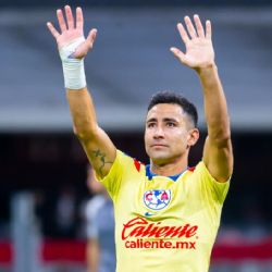 Afición del Club América hace RECONOCIMIENTO a Luis Fuentes por su posible ÚLTIMO PARTIDO