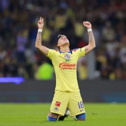Video: Chicote Calderón SE TATÚA al América y la 15 como FESTEJO por el campeonato