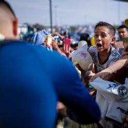 Club América y Luis Ángel Malagón le CUMPLEN SUEÑO a pequeño aficionado en Pachuca