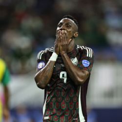 ¿No se quería ir? Julián Quiñones SE NIEGA a hablar sobre su salida del Club América