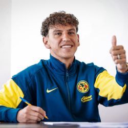 Igor Lichnovsky LANZA INDIRECTA a Tigres en su presentación con el Club América