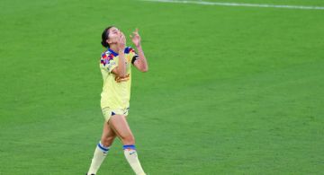 Video: Kiana Palacios RECHAZA dar un AUTÓGRAFO en una camiseta de las Chivas
