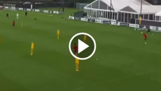 Raúl Jiménez SE LUCE CON GOLAZO en el entrenamiento del Fulham