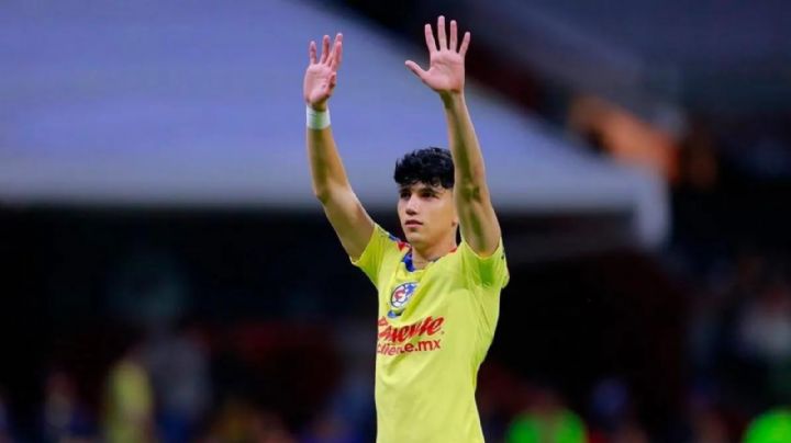 Kevin Álvarez CUMPLE sueño de una pequeña fan durante el juego entre América y Mazatlán