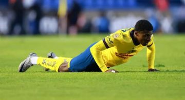 André Jardine REVELA la GRAVEDAD de la lesión de Javairo Dilrosun y CUÁNDO volverá