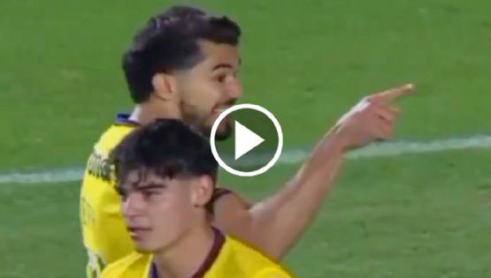Henry Martín SE BURLA del portero del Necaxa tras el gol del empate del Club América