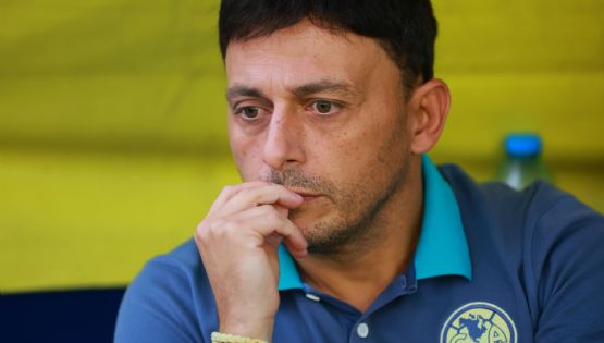 Ángel Villacampa RECLAMA a la afición del Club América tras conseguir el triunfo ante Cruz Azul