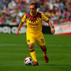 Cuauhtémoc Blanco se luce con MÁGICA ASISTENCIA en partido de Leyendas del Club América