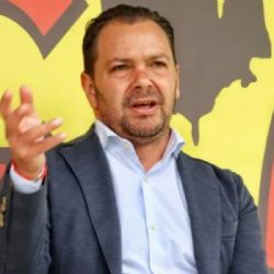 Afición del Club América exhibe los PÉSIMOS REFUERZOS de Santiago Baños