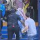 Sarah Luebbert estuvo cerca de LESIONARSE OTRA VEZ a las afueras del Estadio Ciudad de los Deportes