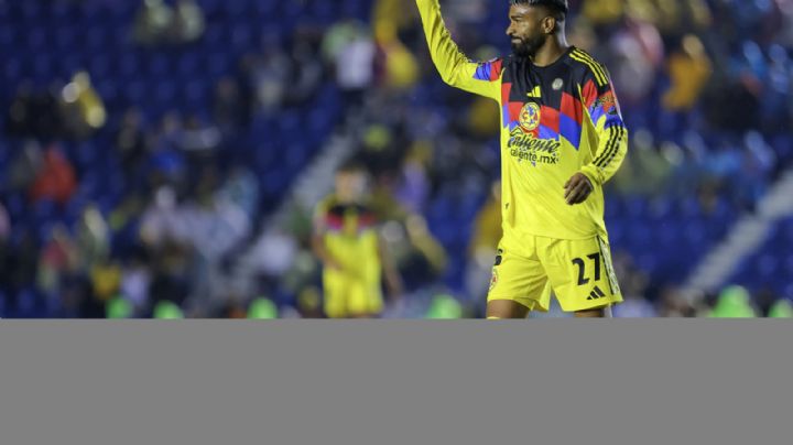 Rodrigo Aguirre FURIOSO con compañero del Club América por DESCALABRARLO