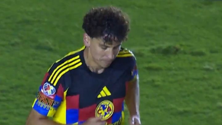 Video: Así fue el gol y festejo de Igor Lichnovsky con el que calló las críticas por su titularidad