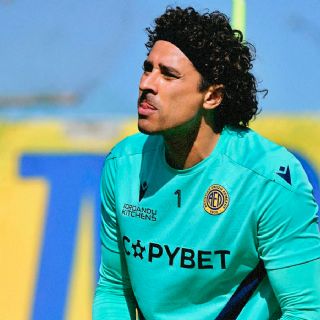 Guillermo Ochoa sufre DURO GOLPE al poco tiempo de llegar al AEL Limassol de Chipre