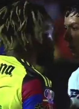 Foto descriptiva de: Video: El ENCONTRONAZO entre Allan Saint-Maximin y Jorge Ruvalcaba en el América vs Pumas