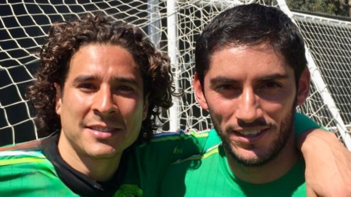 Guillermo Ochoa SORPRENDE con emotivo mensaje para Jesús Corona tras su RETIRO del futbol